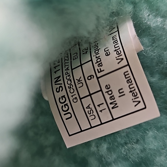 UGG Oh Fluffita Genuine Shearling Size 11 Slipper - Picture 9 of 12